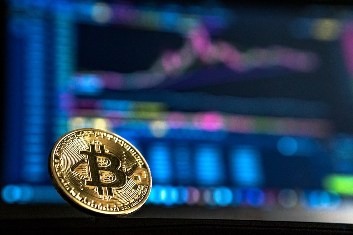 Bitcoin Rockets to $72,000 on Iran Peace News While Fear Index Reads ‘Extreme Despair’ — Analysts Say ‘Both Correct’